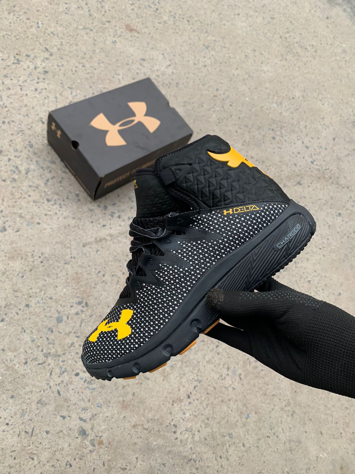 Unboxing The Rock / UA Signature Shoe, The Project Rock 1 - YouTube