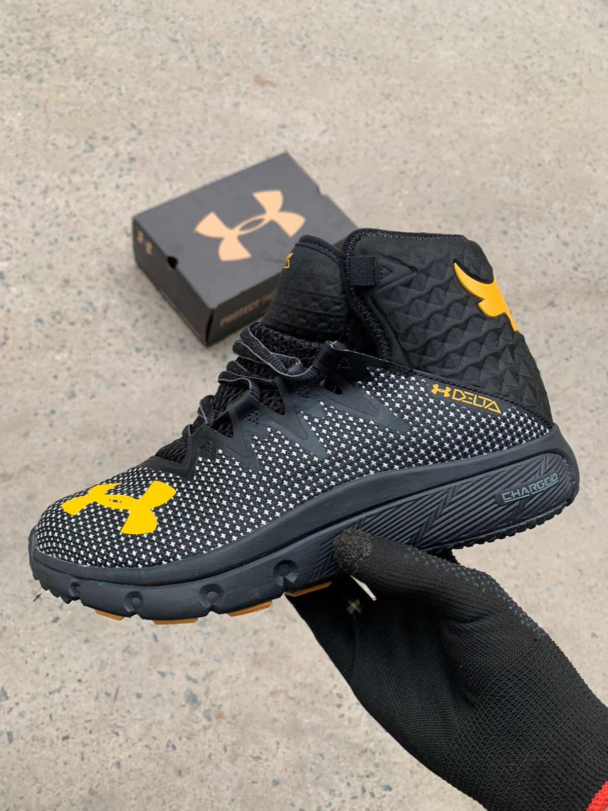 Undeararmour Rock delta shoes on sale- Black and yellow 