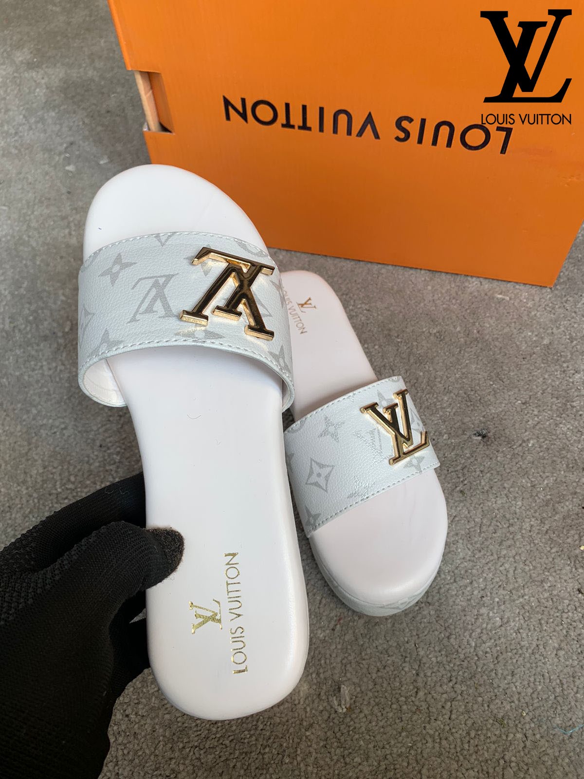 FIRST COPY HIGH QUALITY SANDLES FOR WOMEN BY LOUIS VUITTON