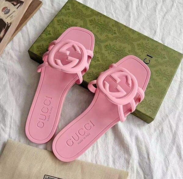 Gucci Palma GG Rubber Flat Slide Sandals - Image 4