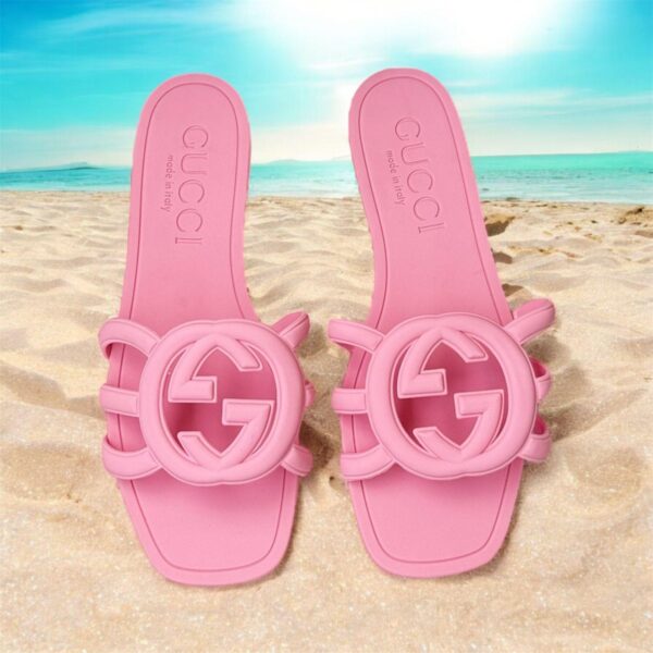 Gucci Palma GG Rubber Flat Slide Sandals - Image 3