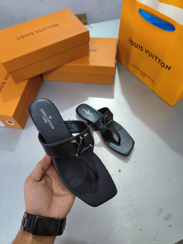 LOUIS VUITTON FIRST COPY SUMMER NEW LOOK DESIGNER SANDALS