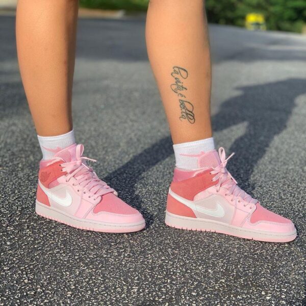 AIR JORDAN RETRO 1 FIRST COPY DIGITAL PINK SHOES FOR WOMEN - Image 3