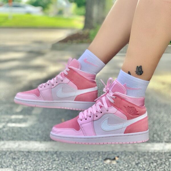 NIKE AIR JORDAN RETRO 1 DIGITAL PINK CASUAL SHOES FOR GIRLS - Image 2