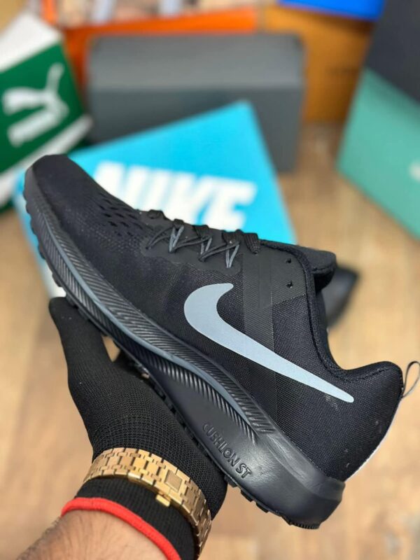 NIKE FIRST COPY RUNNING BLACK SHOES FOR MEN