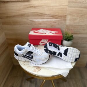 First Copy Nike Zoom Vomero “Panda”