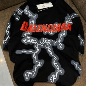 FIRST COPY BALENCIAGA STORE ARTICLE Drop shoulder