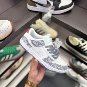 FIRST COPY NIKE SB DUNK DIOR 2025