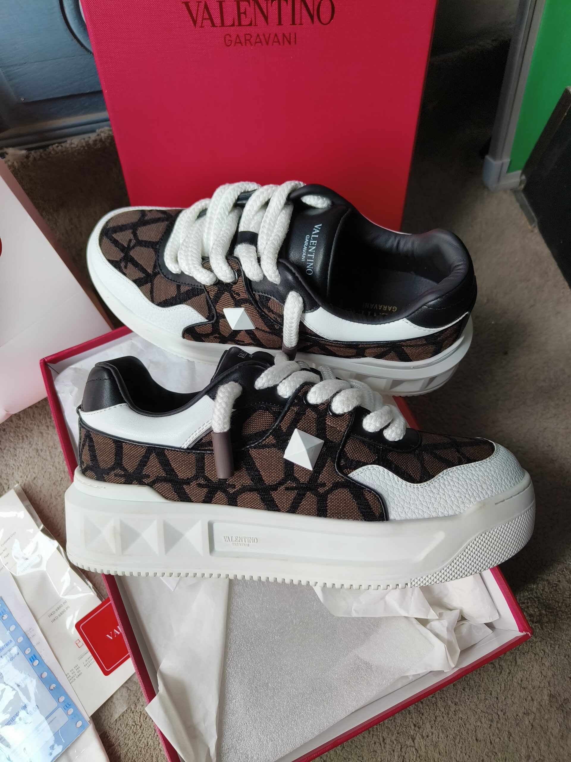 FIRST COPY Valentino sneaker