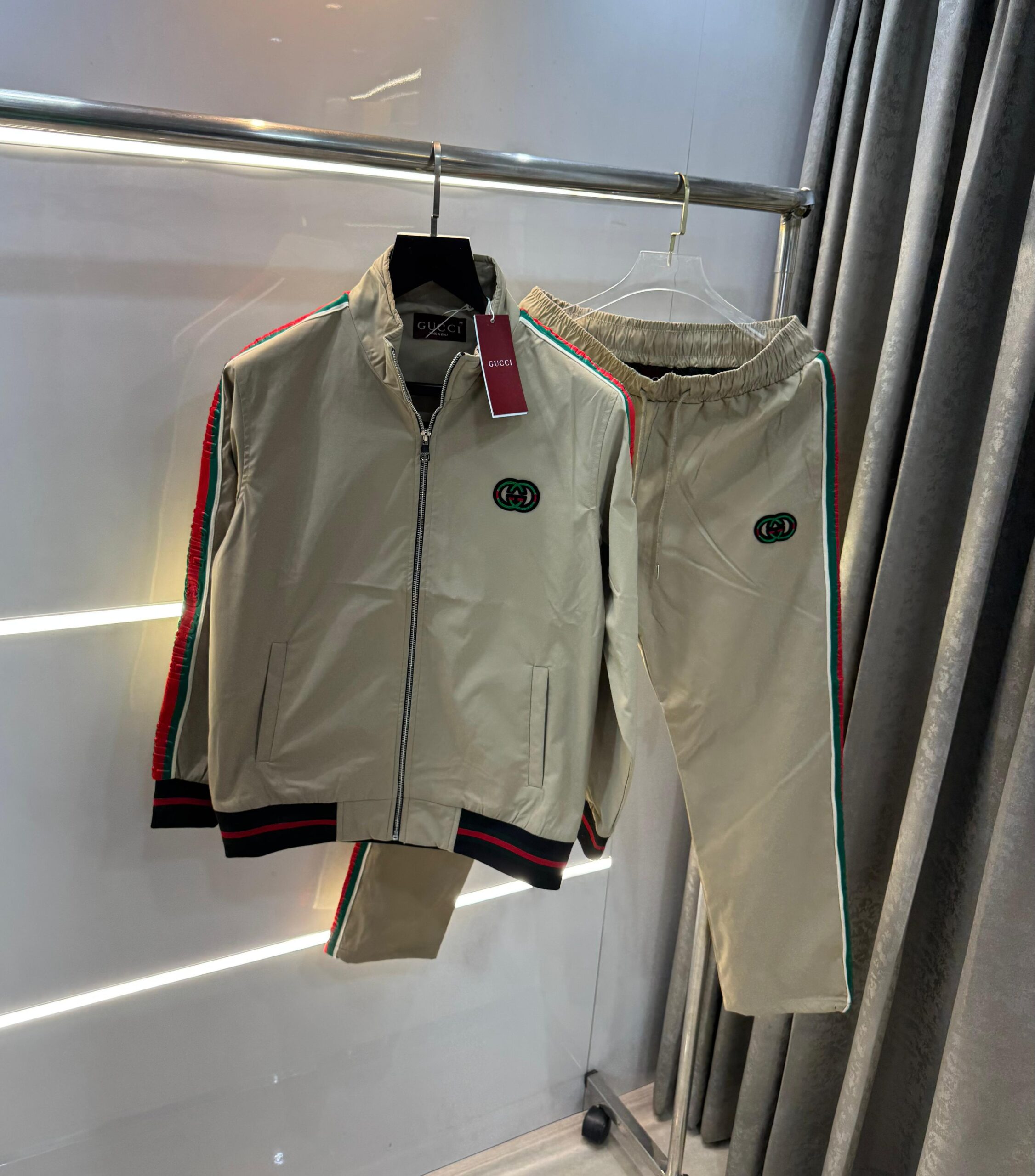 FIRST COPY GUCCI PREMIUM TRACKSUITS - Image 3
