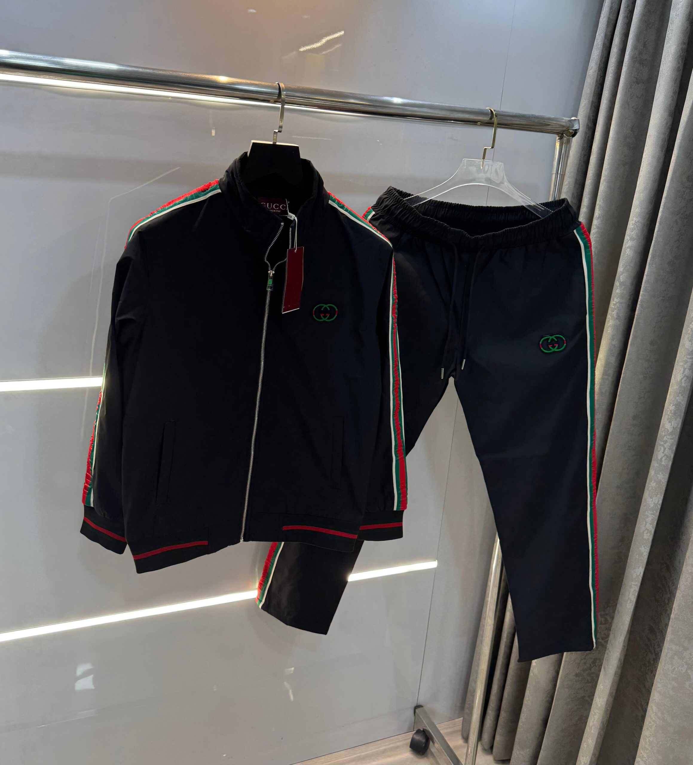 FIRST COPY GUCCI PREMIUM TRACKSUITS - Image 5